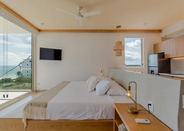 Live By The Sea - Luxury King Size Bed - Wifi Apartment