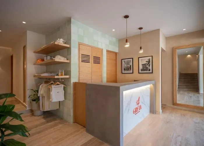 Live By The Sea - Luxury King Size Bed - Wifi Apartment *